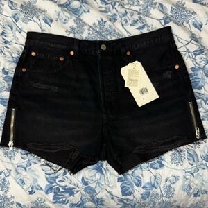 Brand New With Tags Levi Denim 501 Shorts With Zipper Sides Size 31 NO STRETCH
